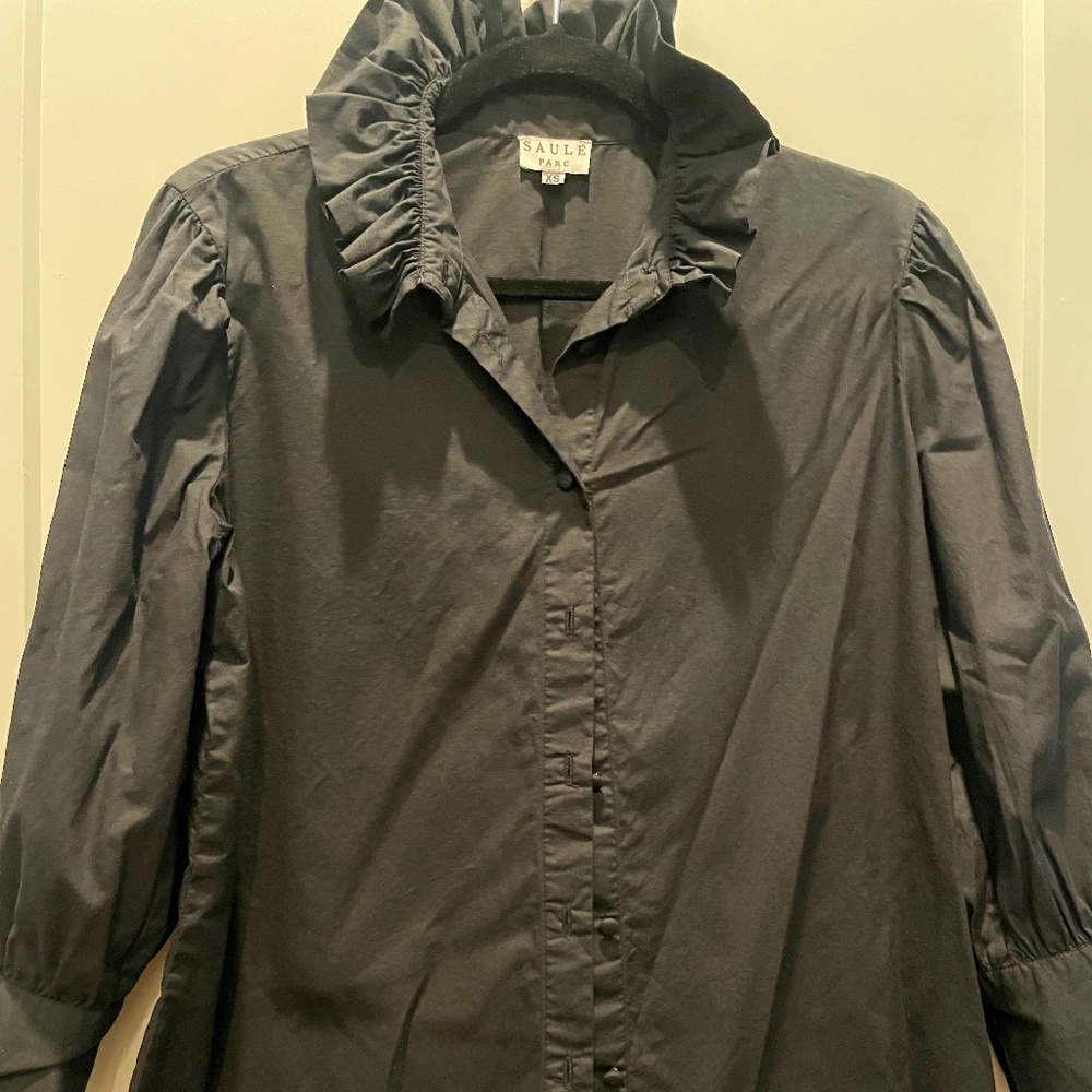 SAULE PARC Black puff arm/ruffle neckline blouse
